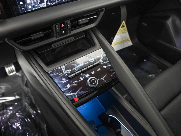 Photo of 2025 White Porsche Macan