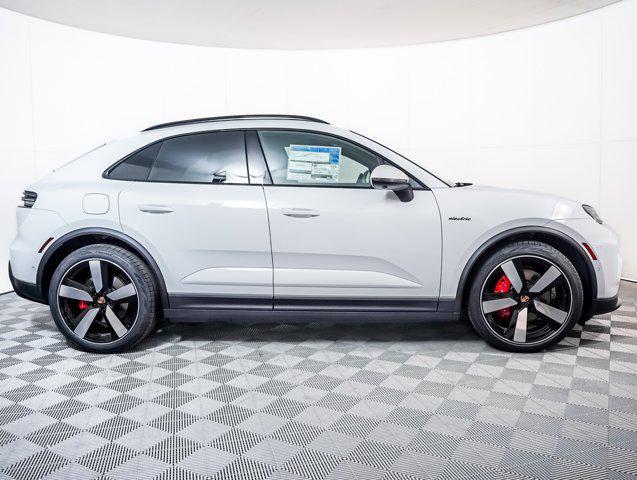 Photo of 2025 White Porsche Macan