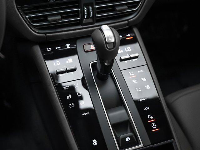 Photo of 2025 White Porsche Macan