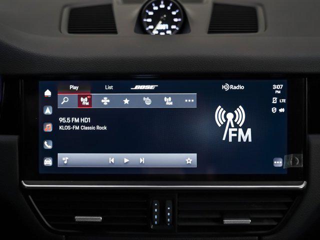Photo of 2022 Black Porsche Cayenne