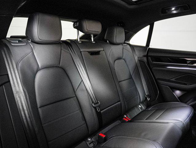 Photo of 2025 Papaya Metallic Porsche Macan