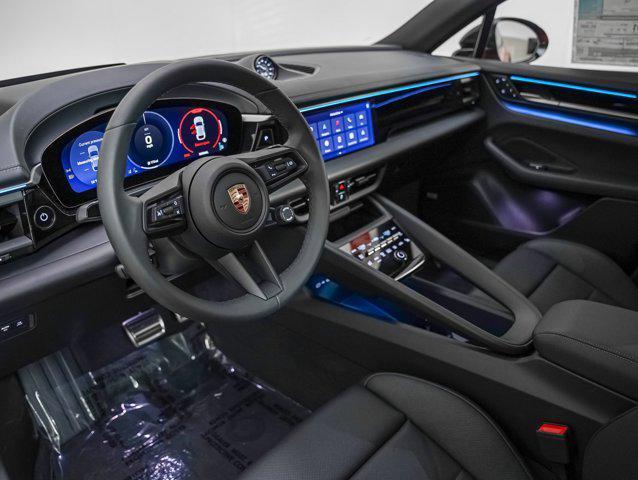 Photo of 2025 Papaya Metallic Porsche Macan