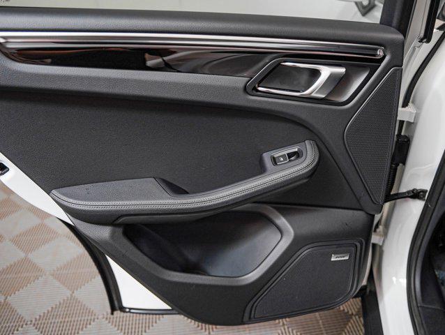 Photo of 2025 White Porsche Macan