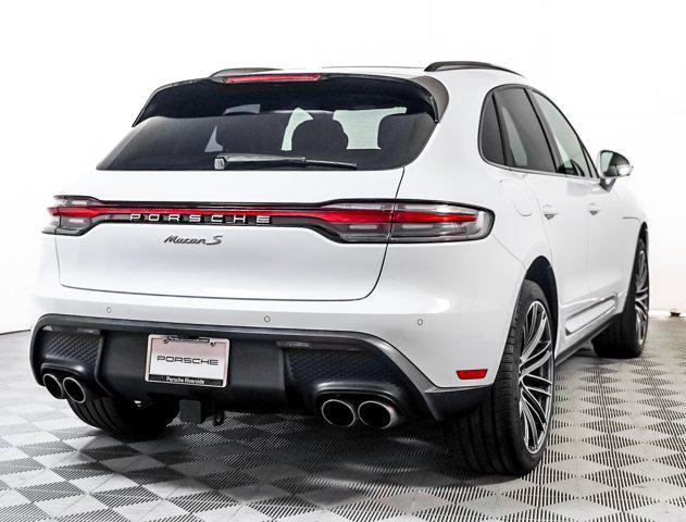 Photo of 2025 CARRARA WHITE Porsche Macan