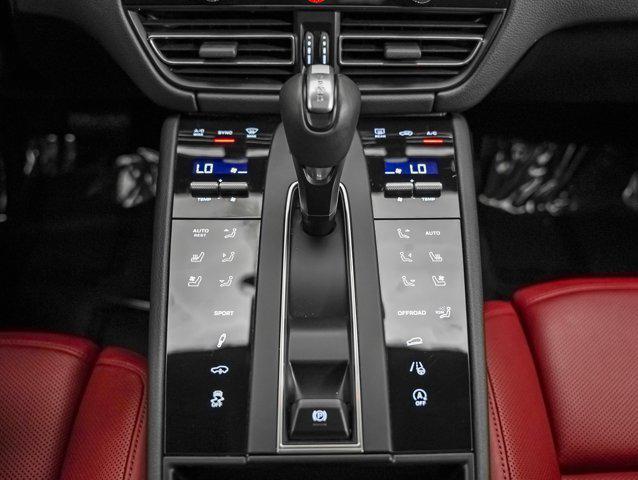 Photo of 2025 CARRARA WHITE Porsche Macan