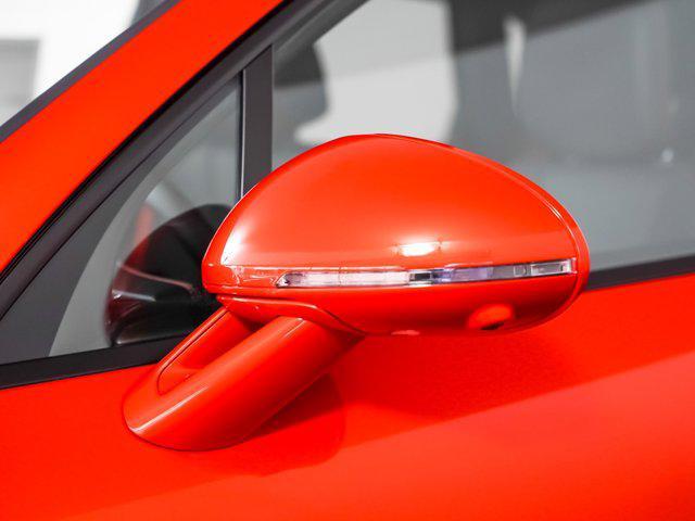 Photo of 2025 Papaya Metallic Porsche Macan