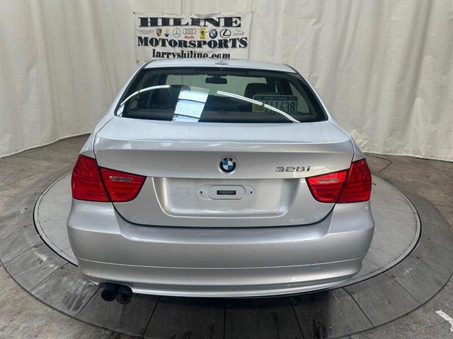 Photo of 2011 Titanium Silver Metallic BMW 328