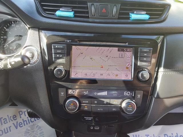 Photo of 2018 White Nissan Rogue