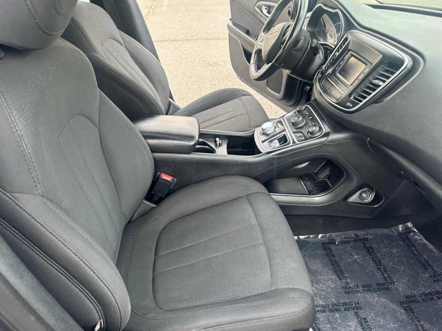 Photo of 2016 Black Chrysler 200