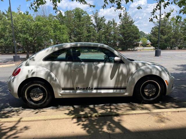 Photo of 2013 Candy White Volkswagen Beetle