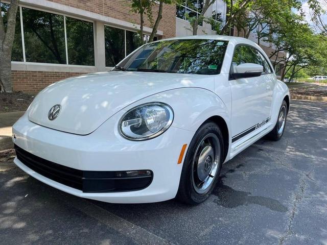Photo of 2013 Candy White Volkswagen Beetle