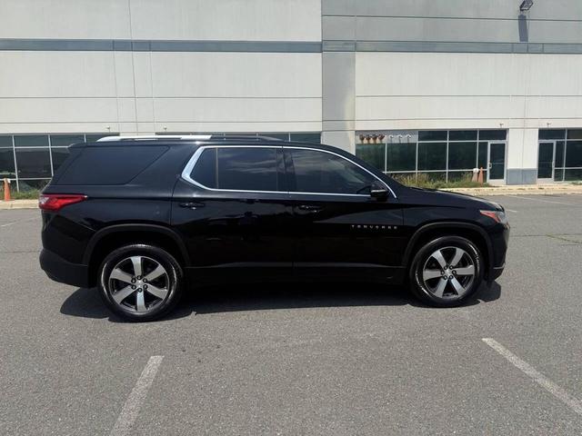 Photo of 2018 Mosaic Black Metallic Chevrolet Traverse