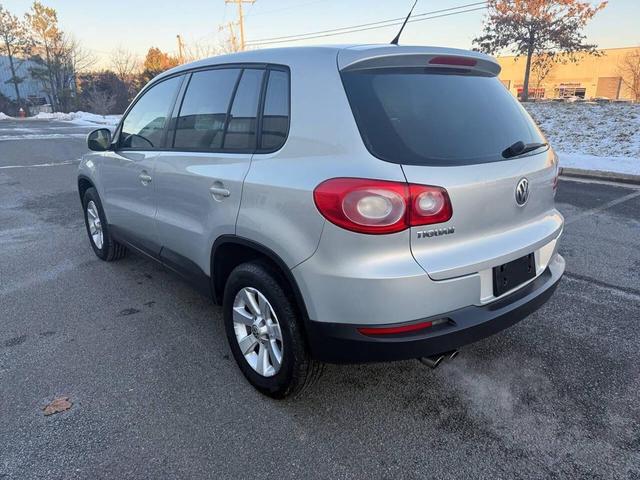 Photo of 2009 Reflex Silver Metallic Volkswagen Tiguan