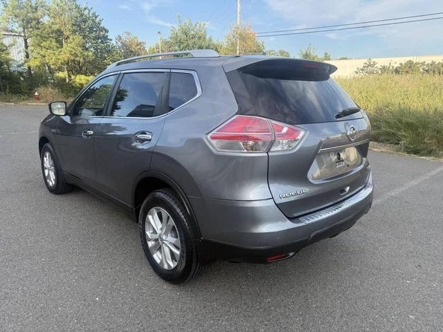 Photo of 2016 Brilliant Silver Nissan Rogue