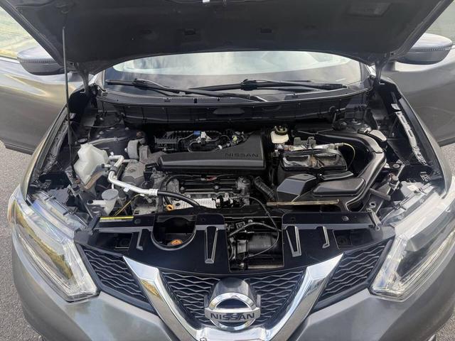 Photo of 2016 Brilliant Silver Nissan Rogue