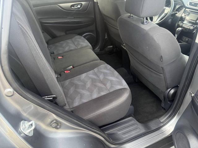 Photo of 2016 Brilliant Silver Nissan Rogue
