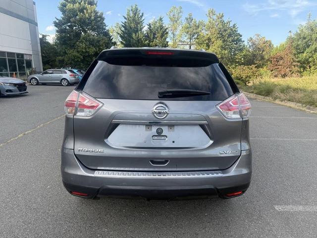 Photo of 2016 Brilliant Silver Nissan Rogue