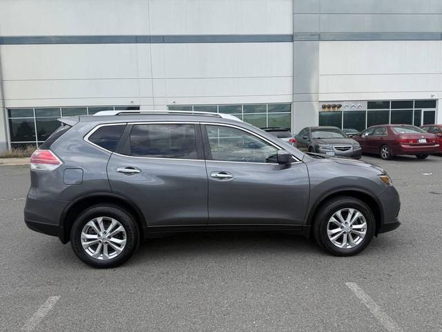 Photo of 2016 Brilliant Silver Nissan Rogue