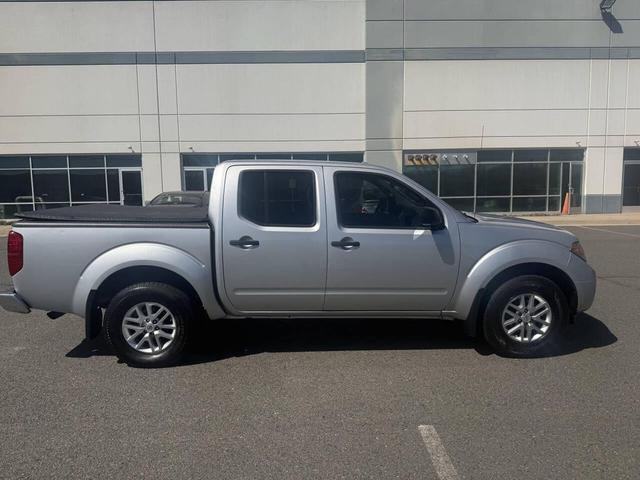 Photo of 2016 Brilliant Silver Nissan Frontier