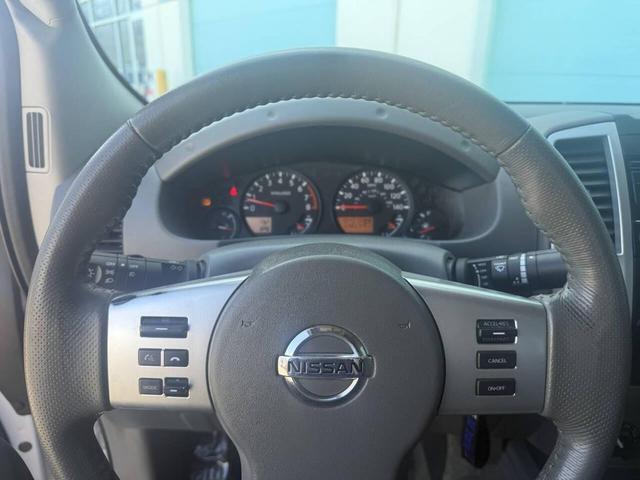 Photo of 2016 Brilliant Silver Nissan Frontier