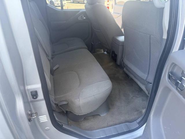 Photo of 2016 Brilliant Silver Nissan Frontier