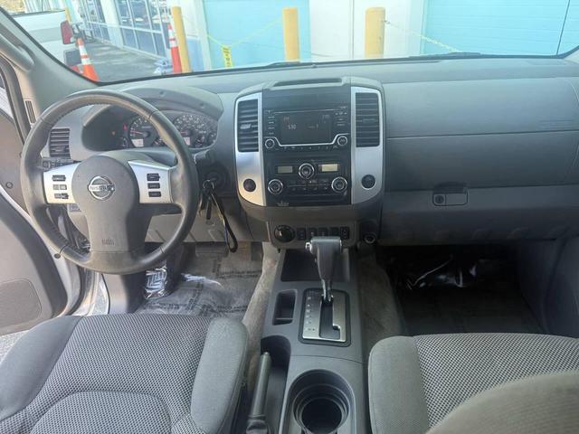 Photo of 2016 Brilliant Silver Nissan Frontier