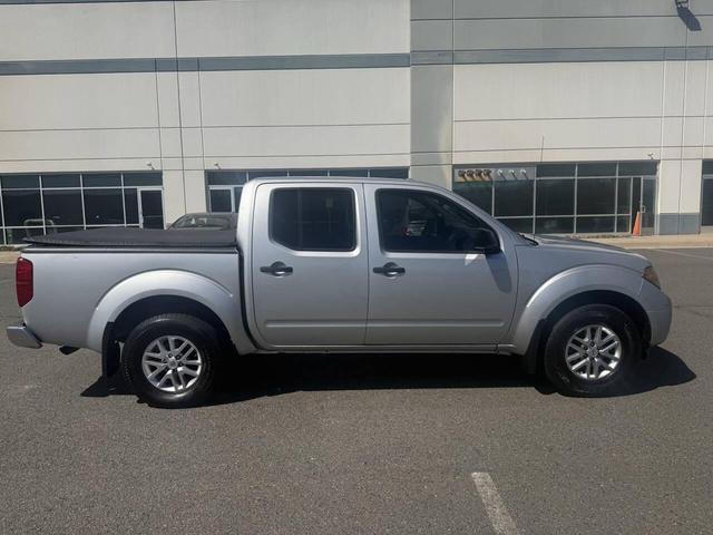 Photo of 2016 Brilliant Silver Nissan Frontier