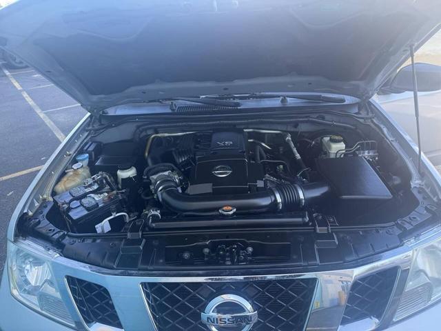 Photo of 2016 Brilliant Silver Nissan Frontier