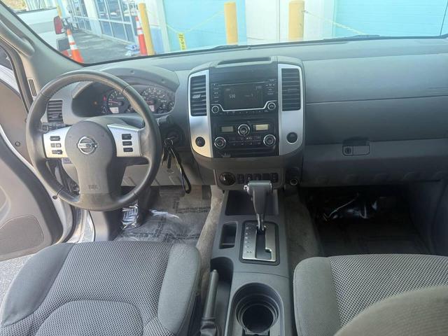 Photo of 2016 Brilliant Silver Nissan Frontier