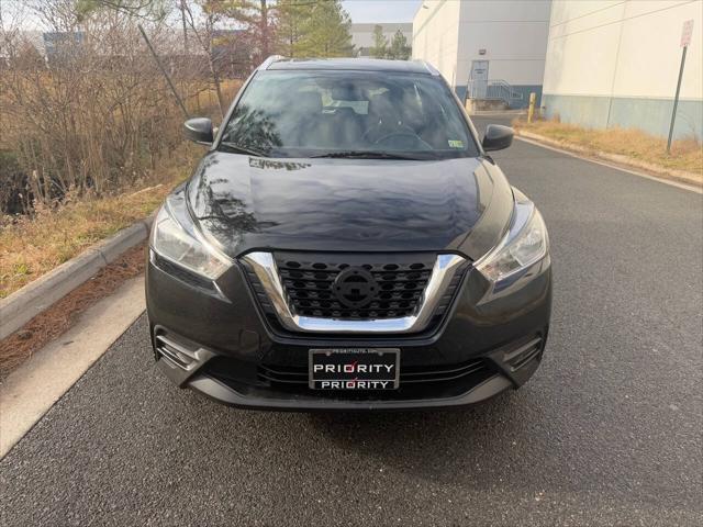 Photo of 2019 Super Black Nissan Kicks