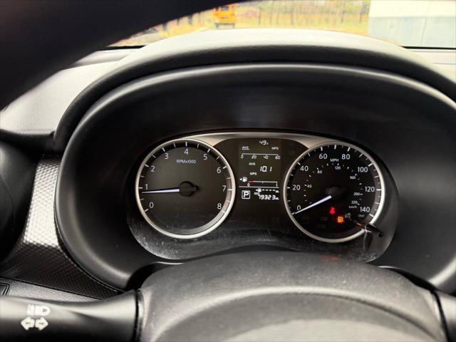 Photo of 2019 Super Black Nissan Kicks
