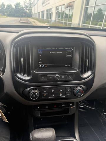 Photo of 2019 Summit White Chevrolet Colorado
