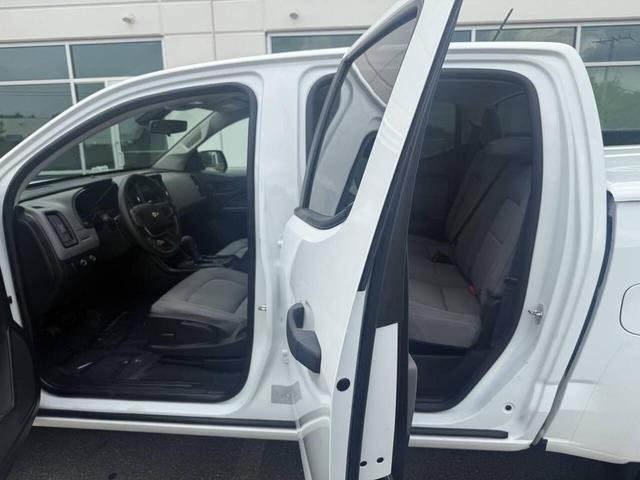 Photo of 2019 Summit White Chevrolet Colorado