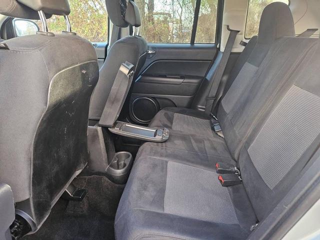 Photo of 2014 Silver Jeep Compass