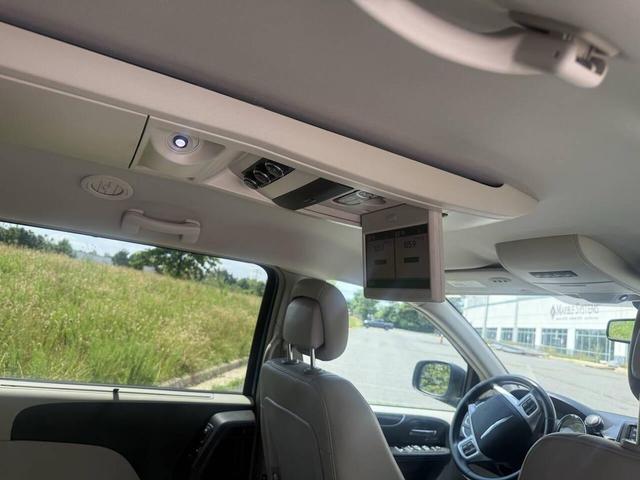 Photo of 2012 Blue Chrysler Town & Country