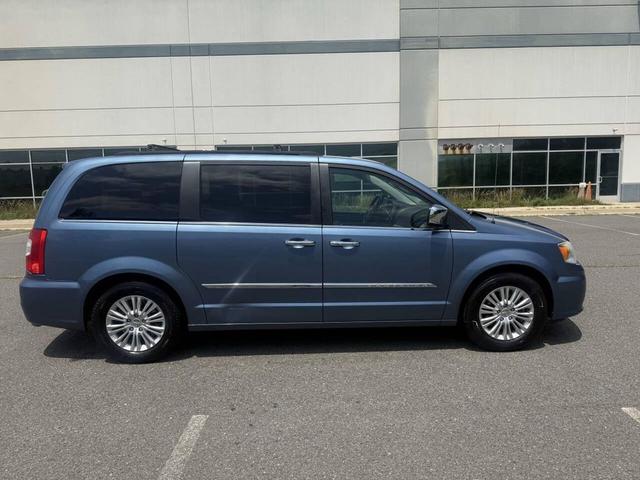 Photo of 2012 Blue Chrysler Town & Country