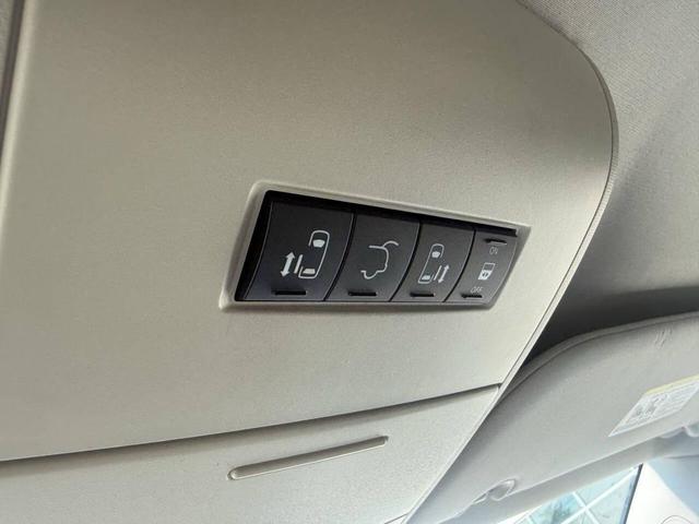 Photo of 2012 Blue Chrysler Town & Country