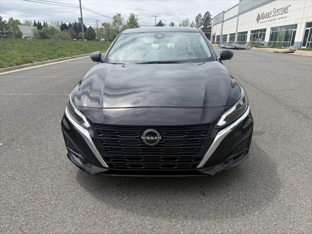 Photo of 2023 Super Black Nissan Altima