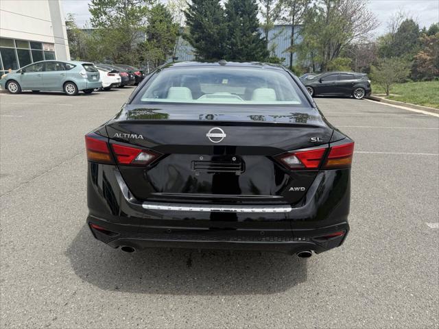 Photo of 2023 Super Black Nissan Altima