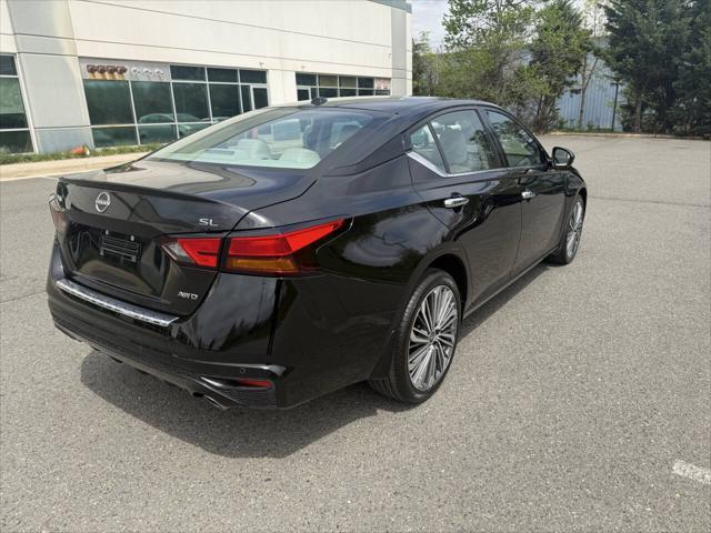 Photo of 2023 Super Black Nissan Altima