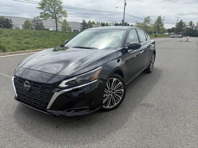 Photo of 2023 Super Black Nissan Altima
