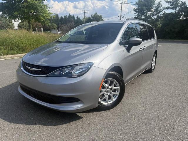 Photo of 2021 Granite Crystal Metallic Clearcoat Chrysler Voyager