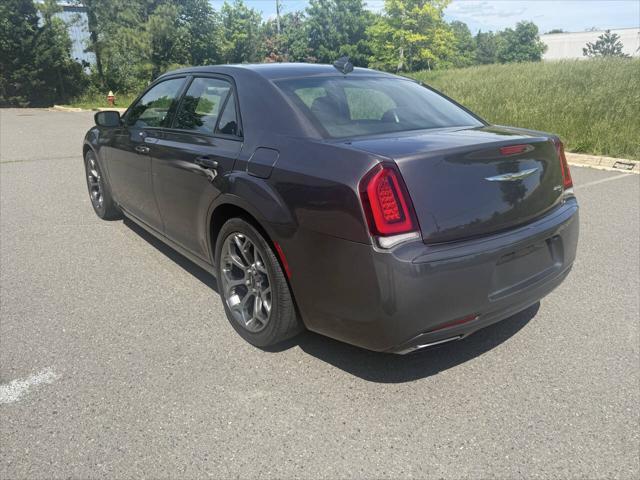 Photo of 2015 Black Chrysler 300