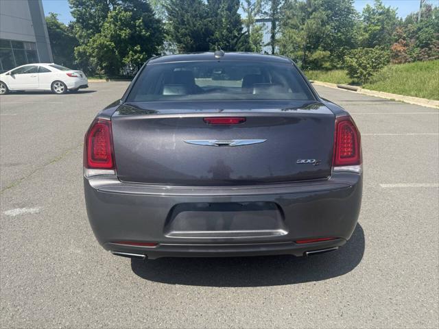 Photo of 2015 Black Chrysler 300