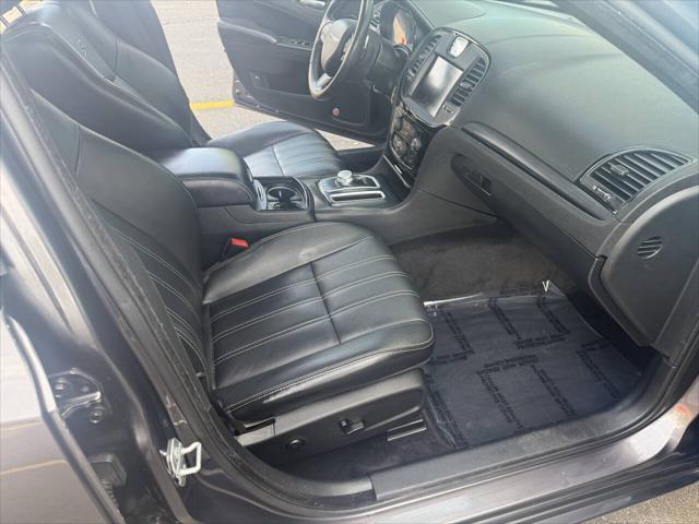 Photo of 2015 Black Chrysler 300