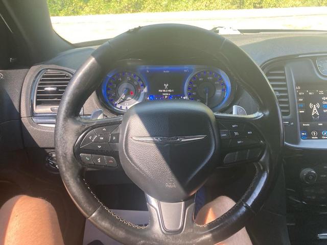 Photo of 2019 BLACK Chrysler 300
