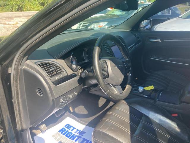 Photo of 2019 BLACK Chrysler 300