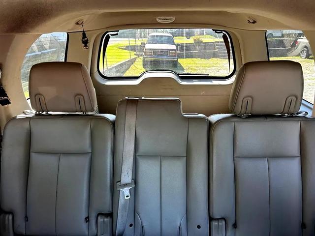 Photo of 2007 WHITE Ford Expedition