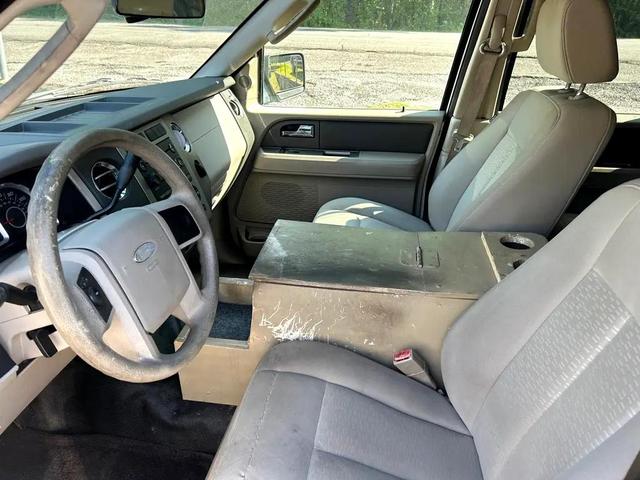 Photo of 2007 WHITE Ford Expedition
