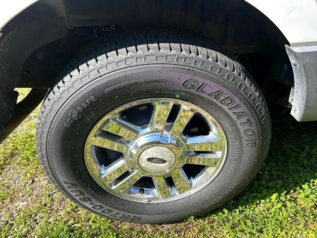 Photo of 2007 WHITE Ford Expedition
